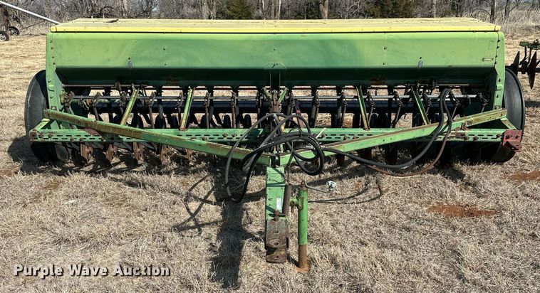 image for item EK0432 John Deere 8300 grain drill
