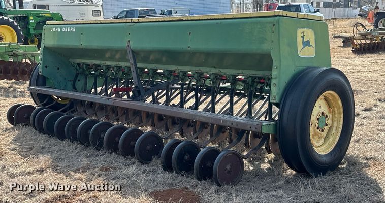 image for item EK0432 John Deere 8300 grain drill