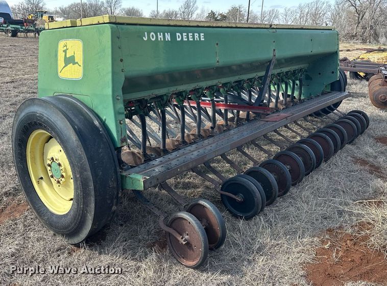 image for item EK0432 John Deere 8300 grain drill