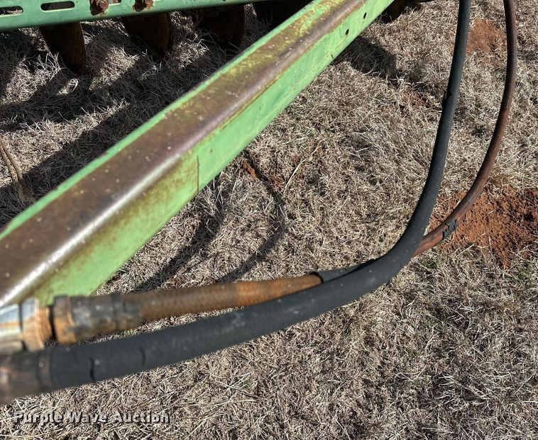 image for item EK0432 John Deere 8300 grain drill