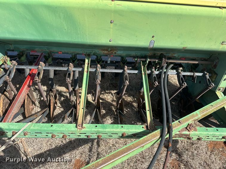 image for item EK0432 John Deere 8300 grain drill