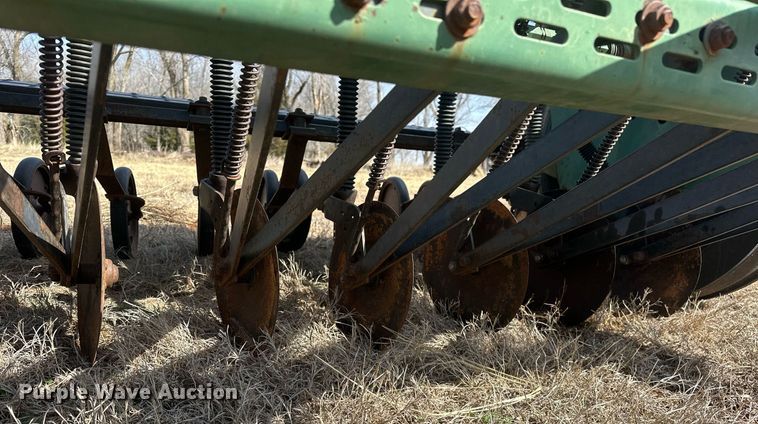 image for item EK0432 John Deere 8300 grain drill