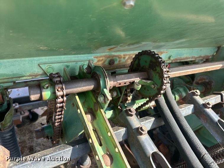 image for item EK0432 John Deere 8300 grain drill