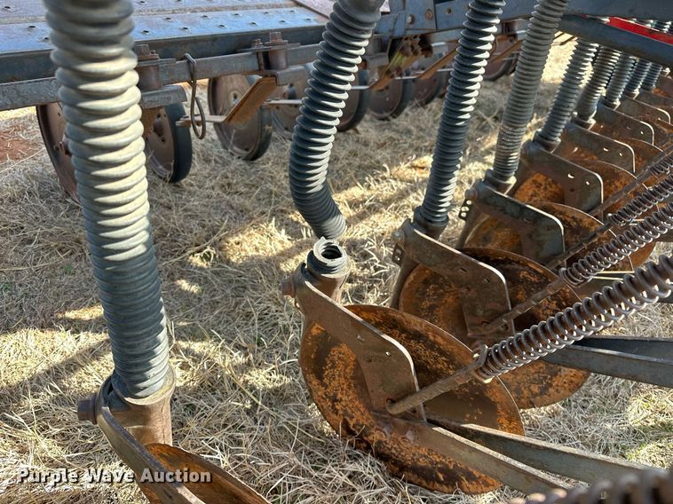 image for item EK0432 John Deere 8300 grain drill