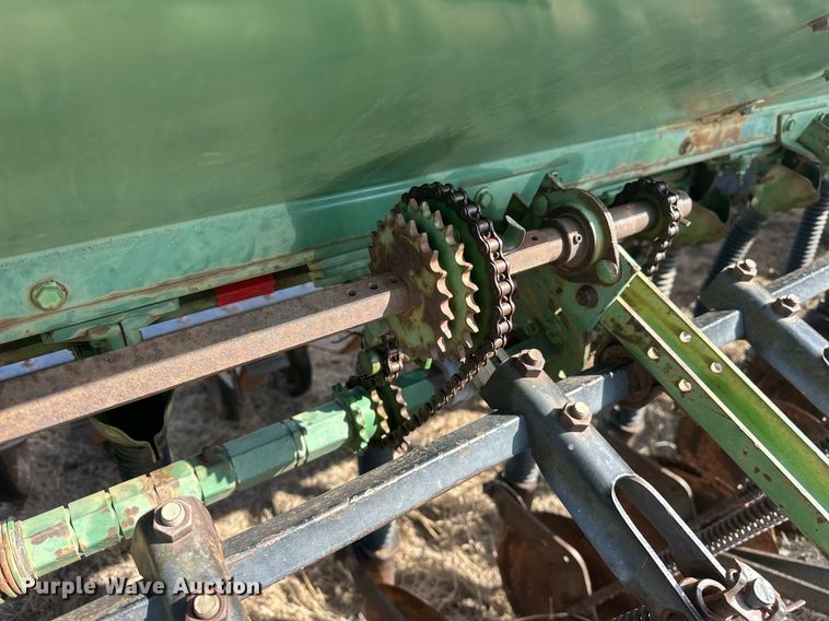 image for item EK0432 John Deere 8300 grain drill