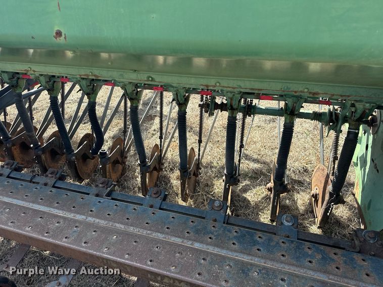 image for item EK0432 John Deere 8300 grain drill