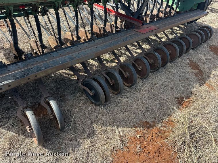 image for item EK0432 John Deere 8300 grain drill