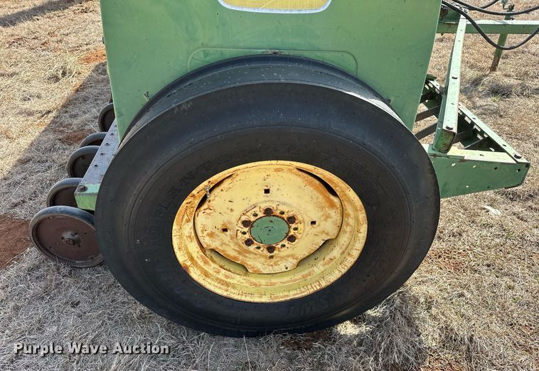 image for item EK0432 John Deere 8300 grain drill