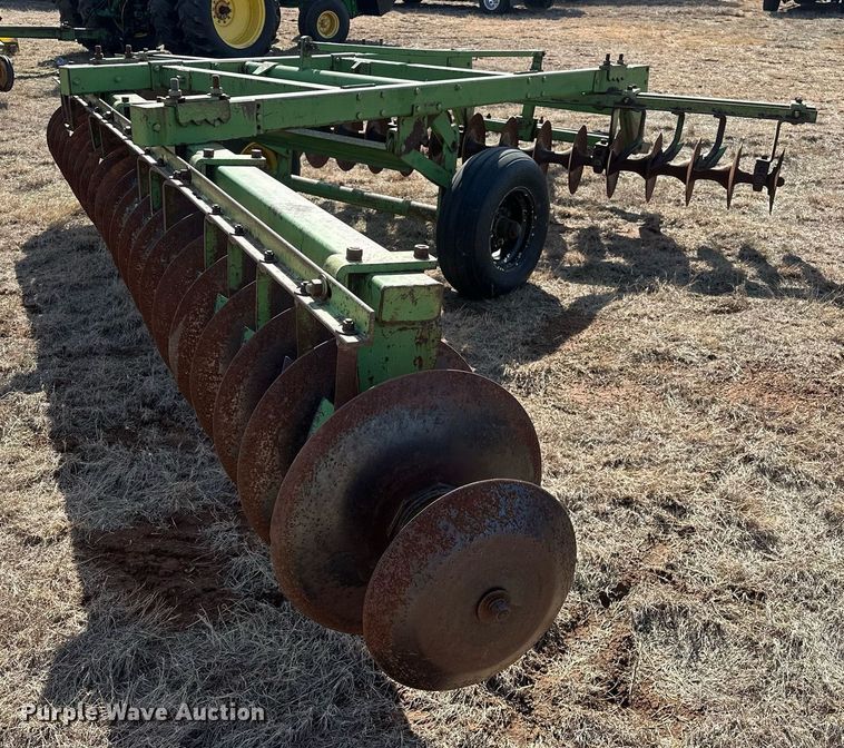 image for item EK0433 John Deere off-set disk