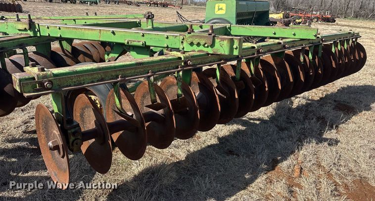 image for item EK0433 John Deere off-set disk