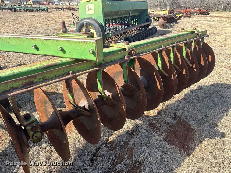 image for item EK0433 John Deere off-set disk