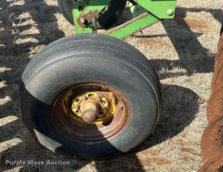 image for item EK0433 John Deere off-set disk