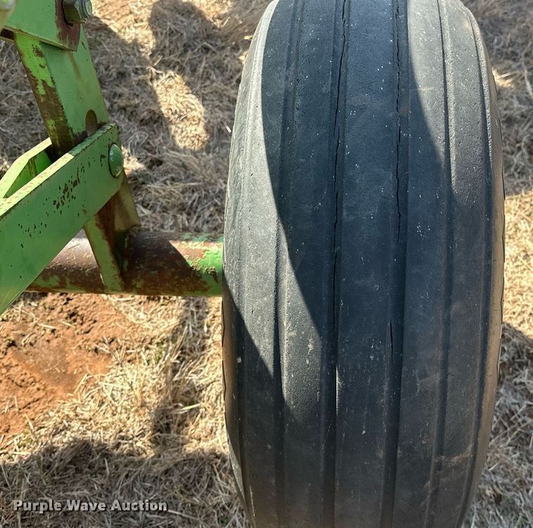 image for item EK0433 John Deere off-set disk