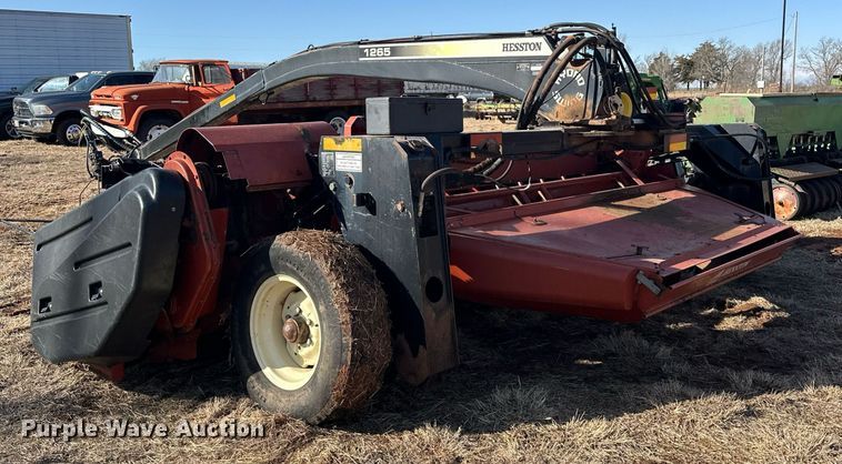 image for item EK0435 Hesston 1265T swather / windrower