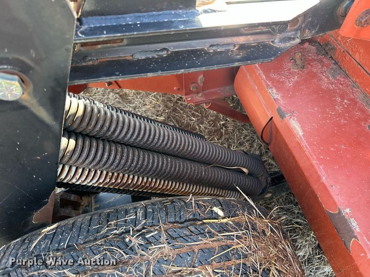 image for item EK0435 Hesston 1265T swather / windrower