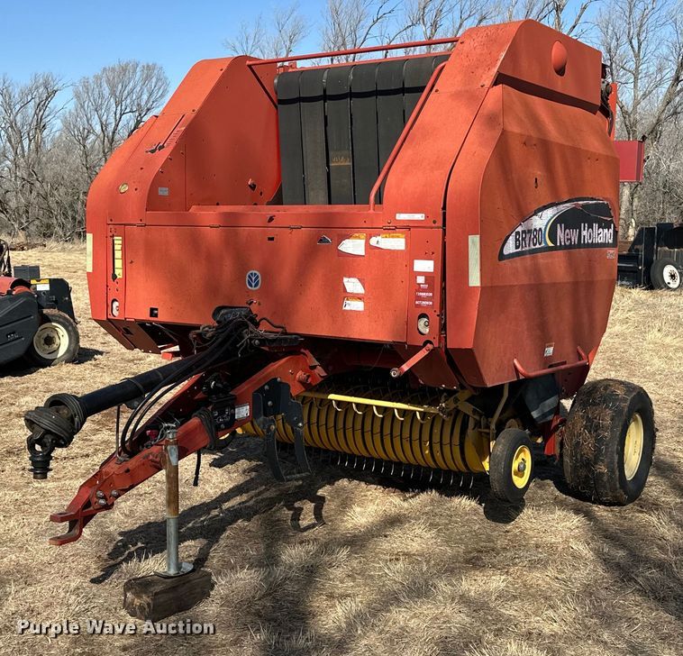 image for item EK0436 2004 New Holland BR780 round baler