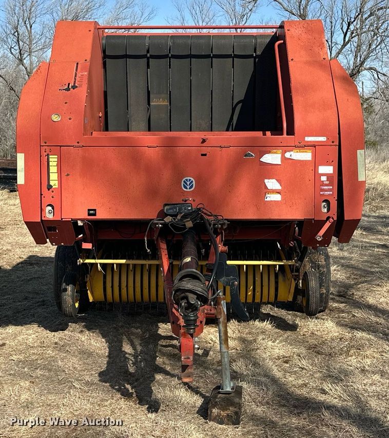 image for item EK0436 2004 New Holland BR780 round baler