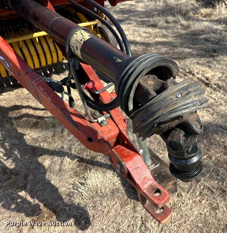 image for item EK0436 2004 New Holland BR780 round baler