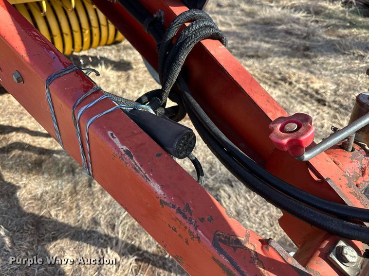 image for item EK0436 2004 New Holland BR780 round baler