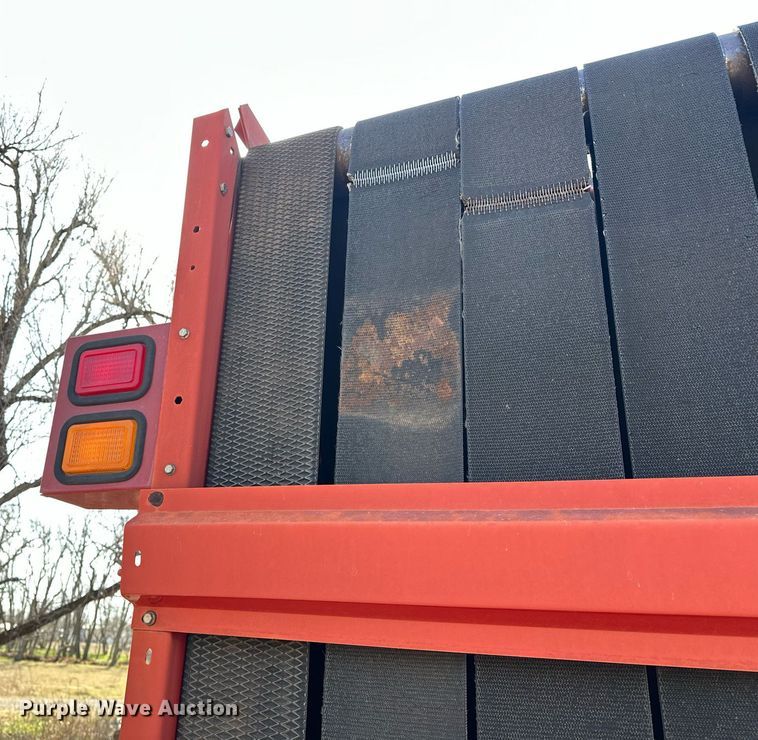 image for item EK0436 2004 New Holland BR780 round baler