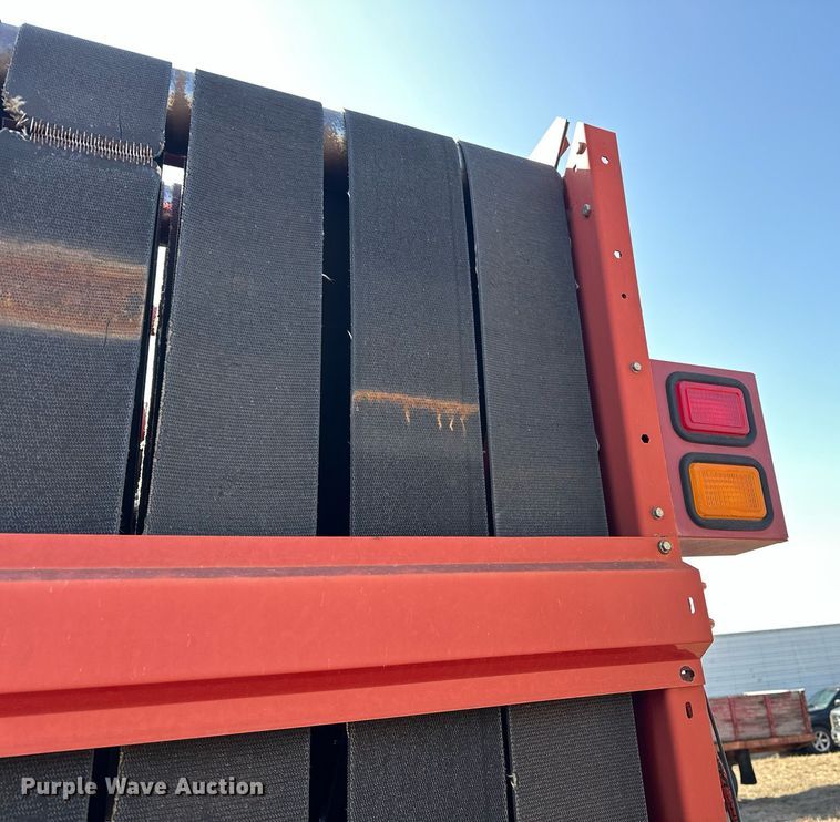 image for item EK0436 2004 New Holland BR780 round baler