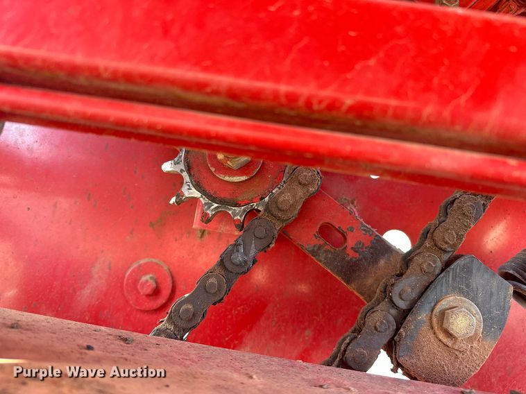 image for item EK0436 2004 New Holland BR780 round baler