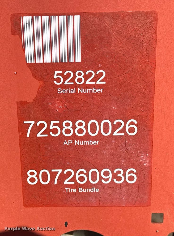 image for item EK0436 2004 New Holland BR780 round baler