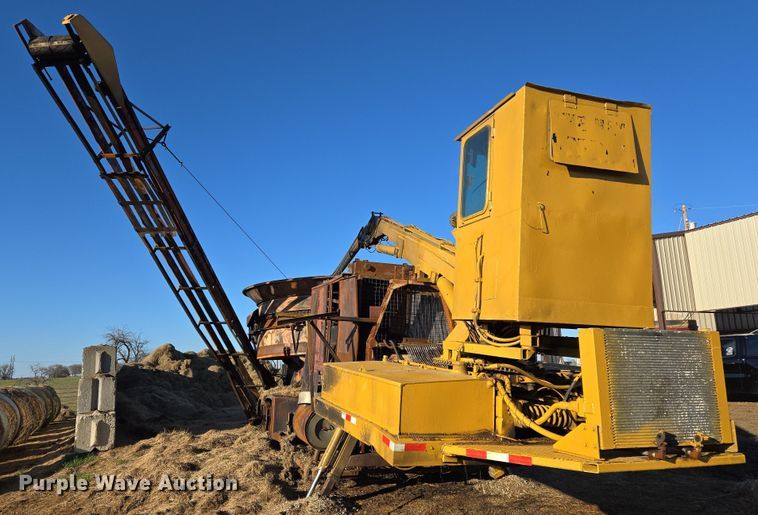 image for item EL5685 2004 Mighty Giant tub grinder