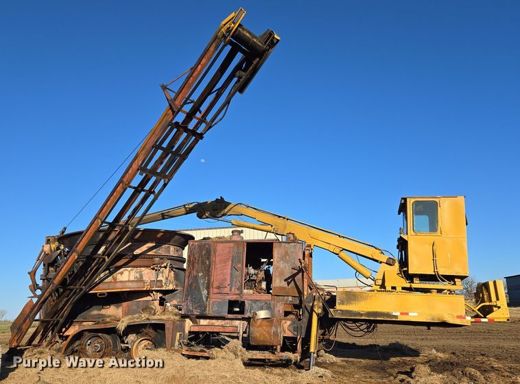 image for item EL5685 2004 Mighty Giant tub grinder