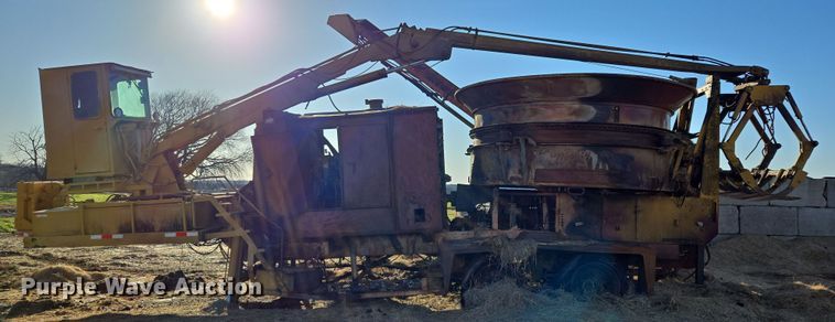 image for item EL5685 2004 Mighty Giant tub grinder