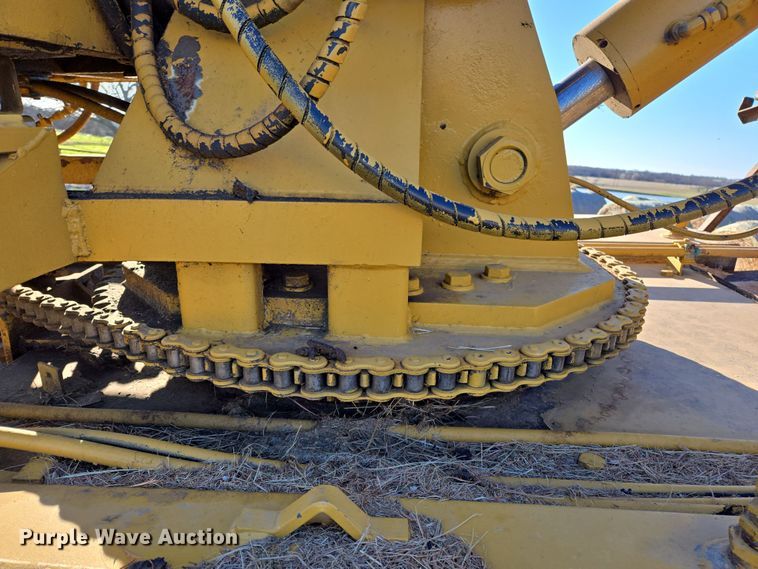 image for item EL5685 2004 Mighty Giant tub grinder