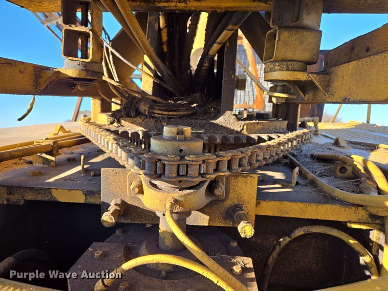 image for item EL5685 2004 Mighty Giant tub grinder