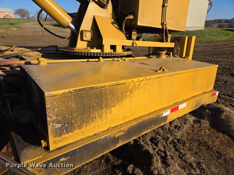 image for item EL5685 2004 Mighty Giant tub grinder