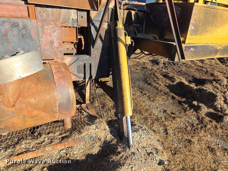 image for item EL5685 2004 Mighty Giant tub grinder