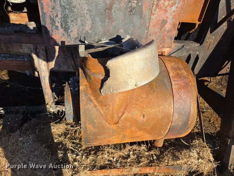 image for item EL5685 2004 Mighty Giant tub grinder