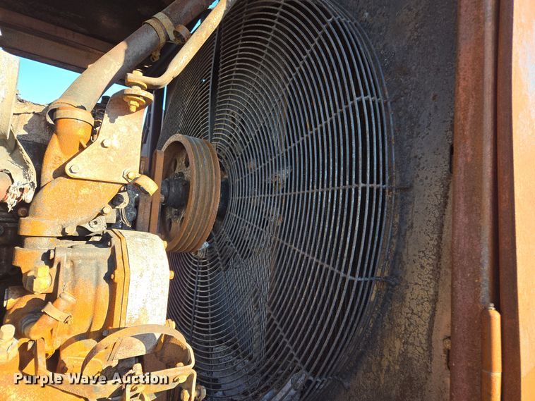 image for item EL5685 2004 Mighty Giant tub grinder