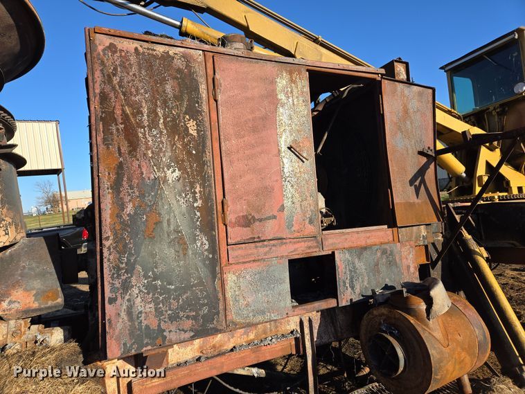 image for item EL5685 2004 Mighty Giant tub grinder