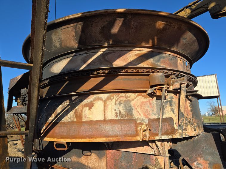 image for item EL5685 2004 Mighty Giant tub grinder