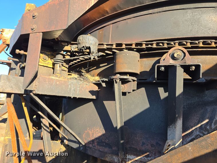 image for item EL5685 2004 Mighty Giant tub grinder