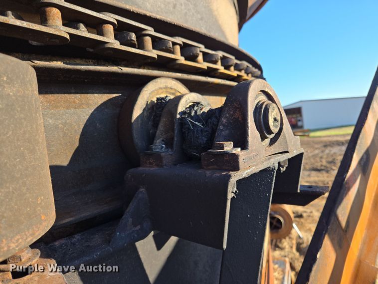 image for item EL5685 2004 Mighty Giant tub grinder