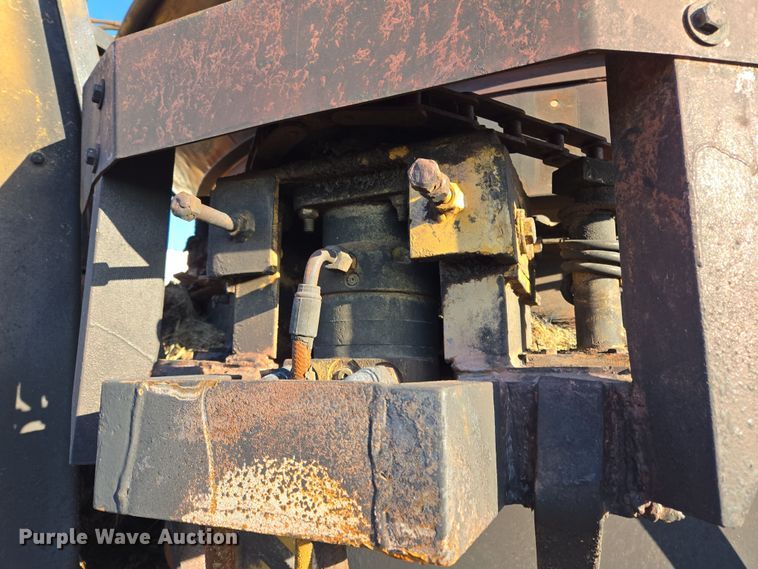 image for item EL5685 2004 Mighty Giant tub grinder