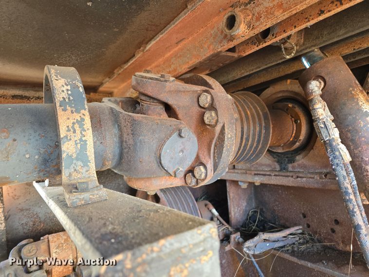 image for item EL5685 2004 Mighty Giant tub grinder