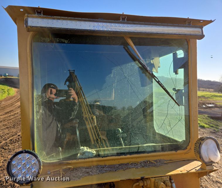 image for item EL5685 2004 Mighty Giant tub grinder