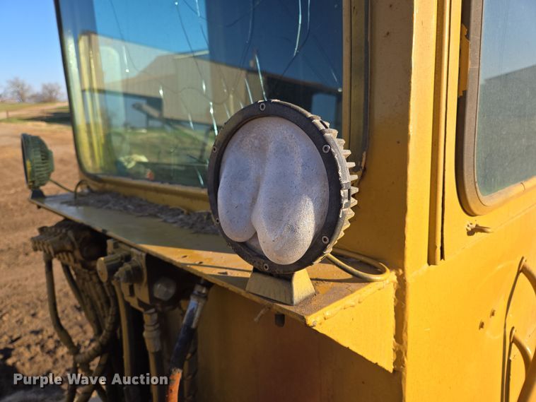 image for item EL5685 2004 Mighty Giant tub grinder