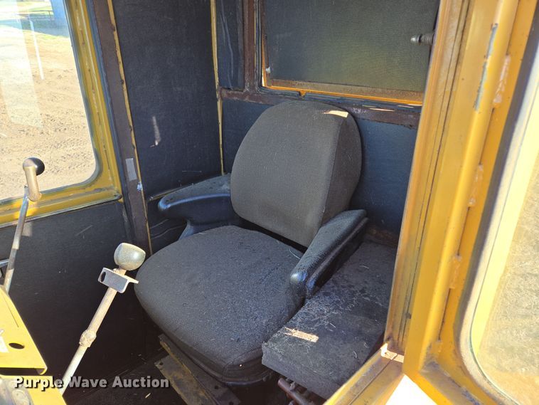 image for item EL5685 2004 Mighty Giant tub grinder