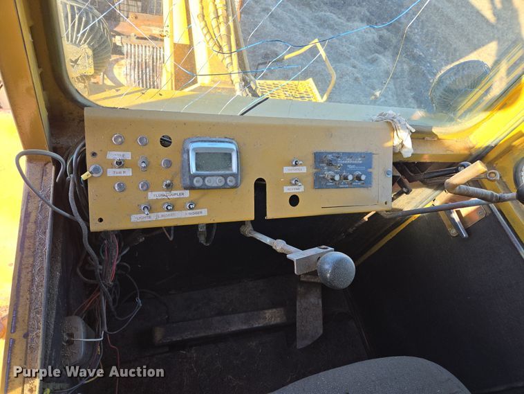 image for item EL5685 2004 Mighty Giant tub grinder