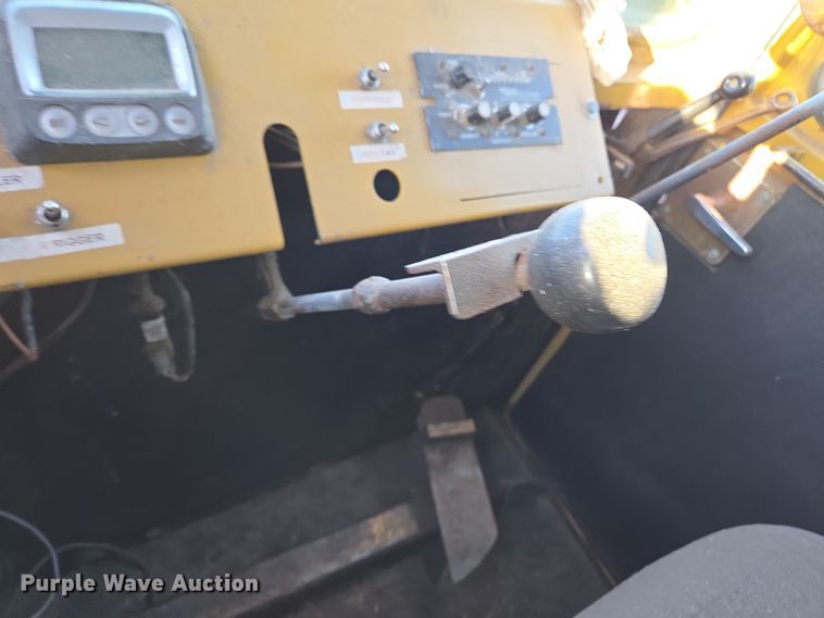 image for item EL5685 2004 Mighty Giant tub grinder