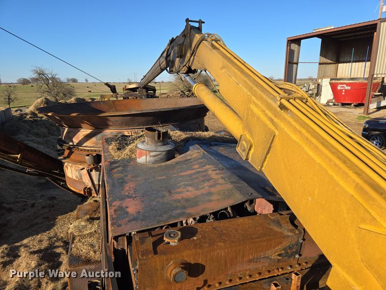 image for item EL5685 2004 Mighty Giant tub grinder