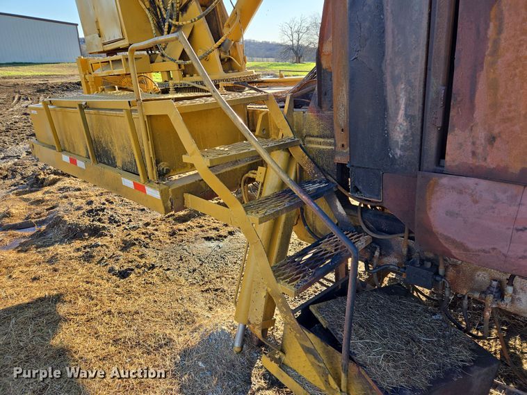 image for item EL5685 2004 Mighty Giant tub grinder