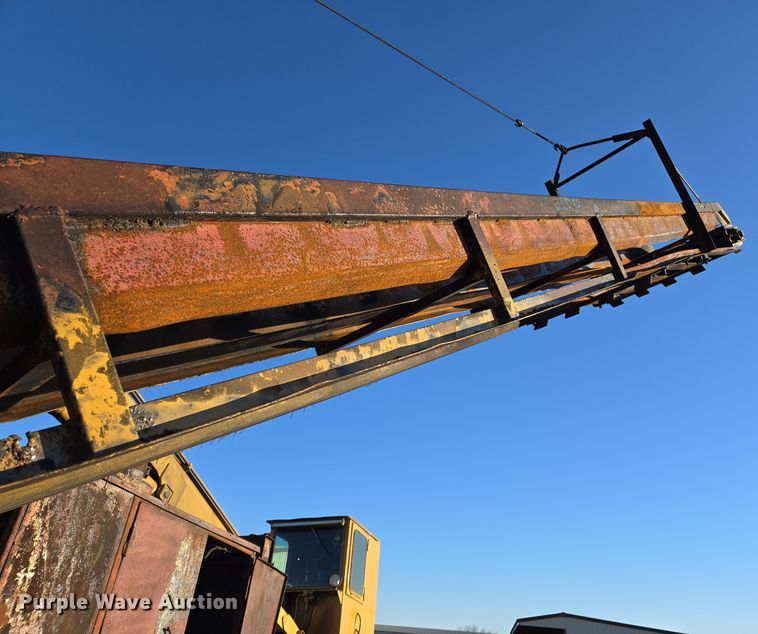 image for item EL5685 2004 Mighty Giant tub grinder